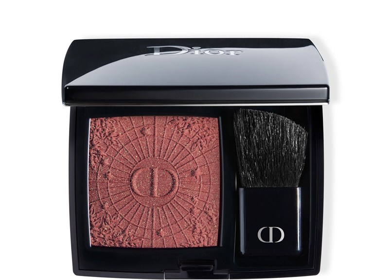 Red & Gold touch: Χρυσές και κόκκινες πινελιές κάνουν την beauty routine μας πιο festive από ποτέ - εικόνα 6