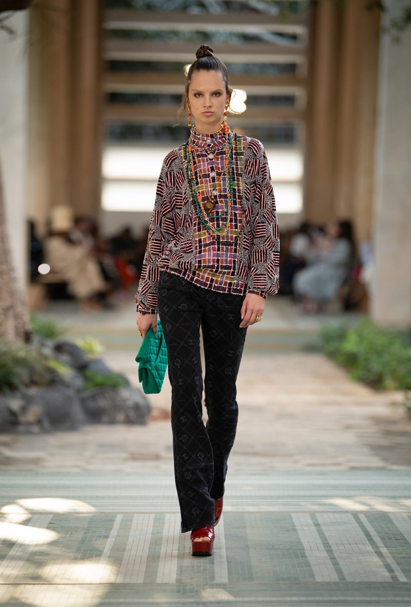 Chanel Dakar Métiers d'Art 2022/23: Τα looks που ξεχωρίσαμε από το show που έγραψε ιστορία - εικόνα 11