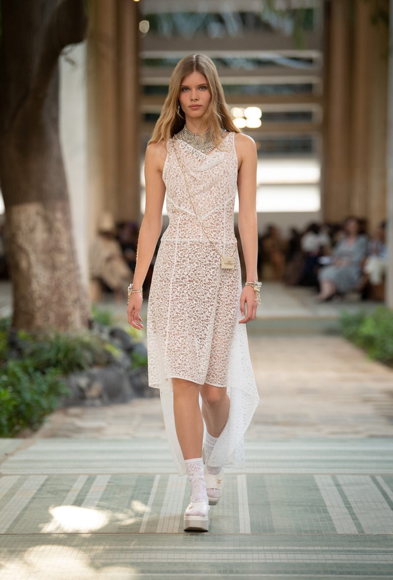Chanel Dakar Métiers d'Art 2022/23: Τα looks που ξεχωρίσαμε από το show που έγραψε ιστορία - εικόνα 7