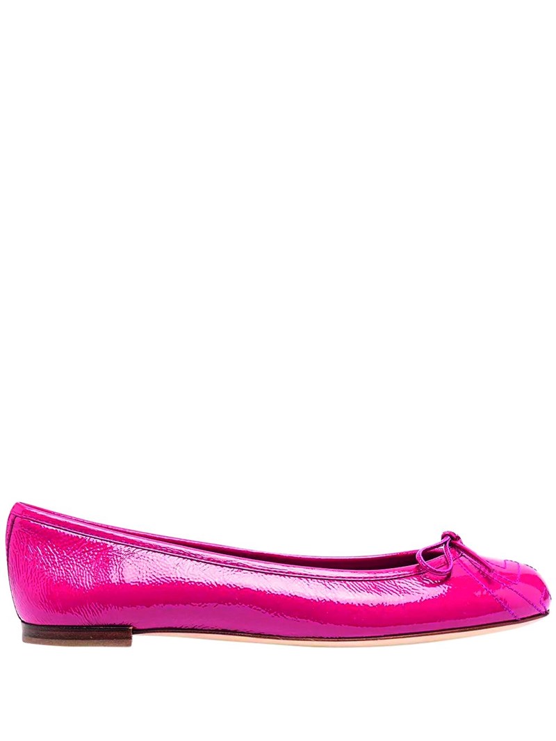 Viva Magenta: Όλα τα items που λατρεύουμε στο χρώμα της Pantone για το 2023 - εικόνα 12