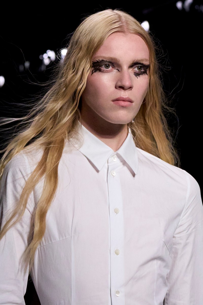 Runway Effect SS23: Αυτά είναι τα μεγαλύτερα makeup trends για την άνοιξη και το καλοκαίρι - εικόνα 7