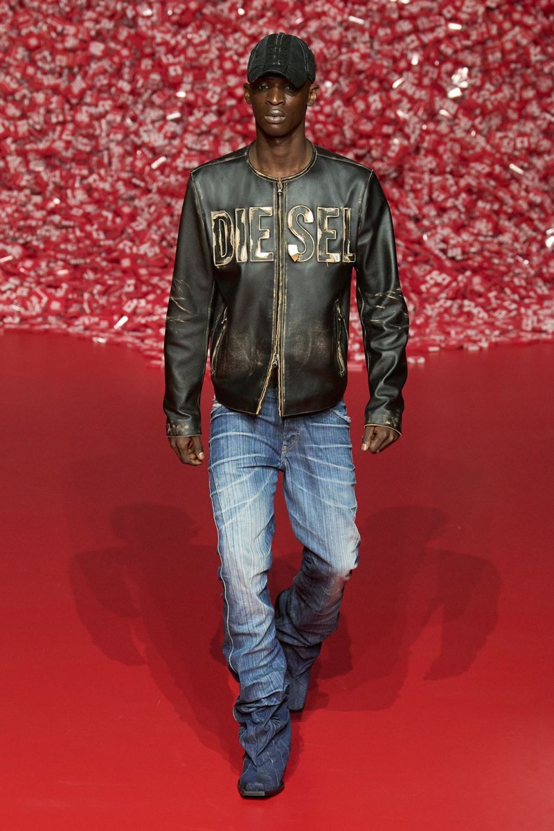 Στο show της Diesel για την συλλογή FW23 πρωταγωνιστής ήταν η θετική άποψη για το σεξ ως ανθρώπινο δικαίωμα - εικόνα 4