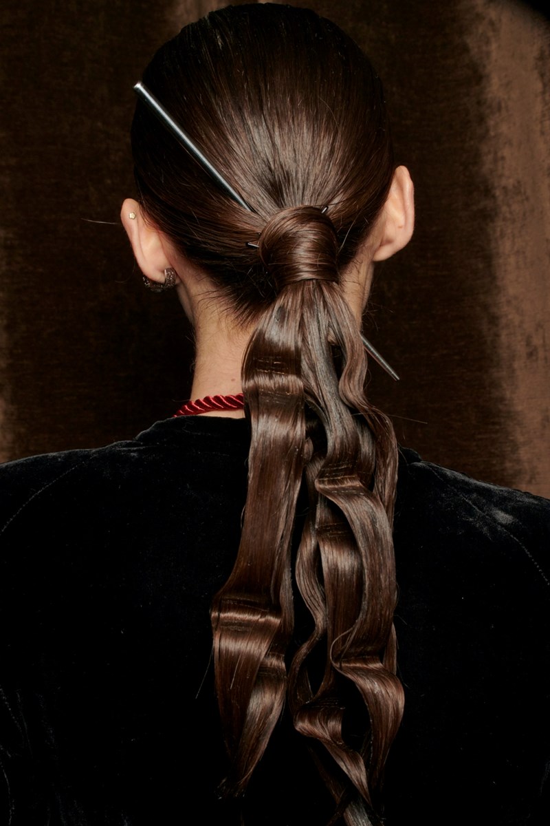 3 tips για να κάνεις την κλασική αλογοουρά πιο stylish από ποτέ - εικόνα 3