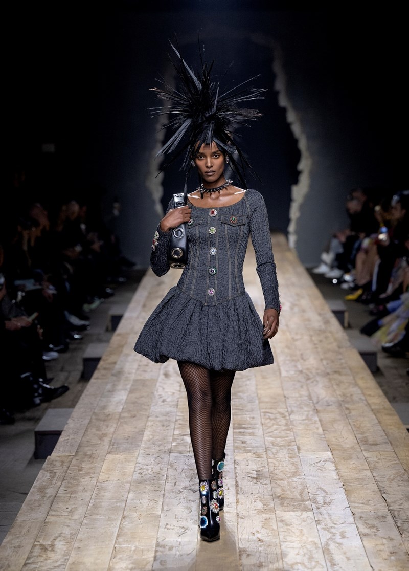 Moschino_FW23_elle_gr