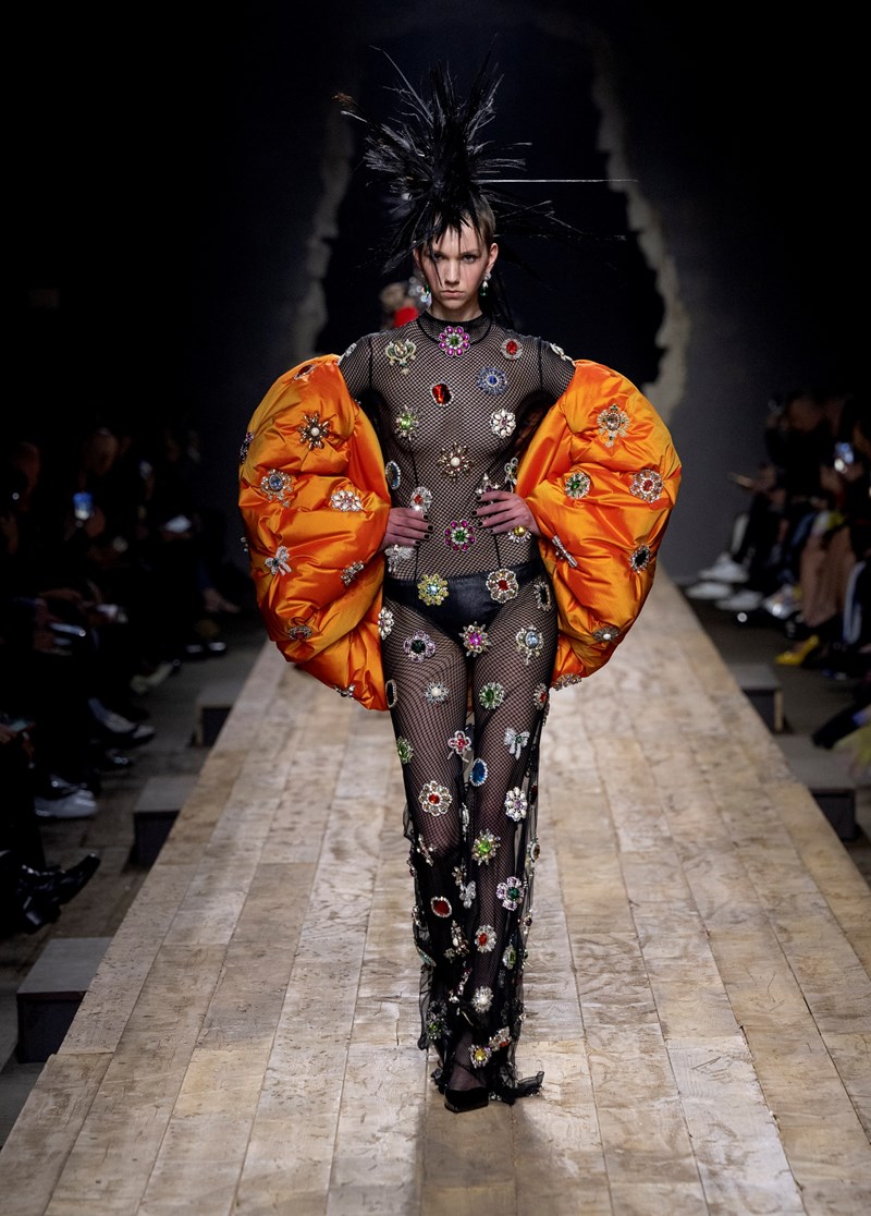 Moschino_FW23_elle_gr