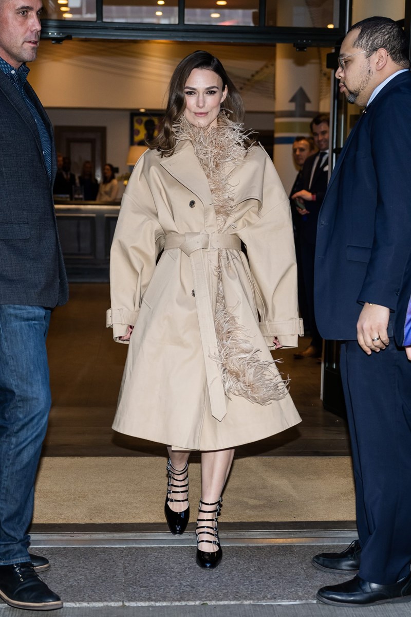 i_keira_knightley_me_mpez_kamparintina_ftera_maison_valentino
