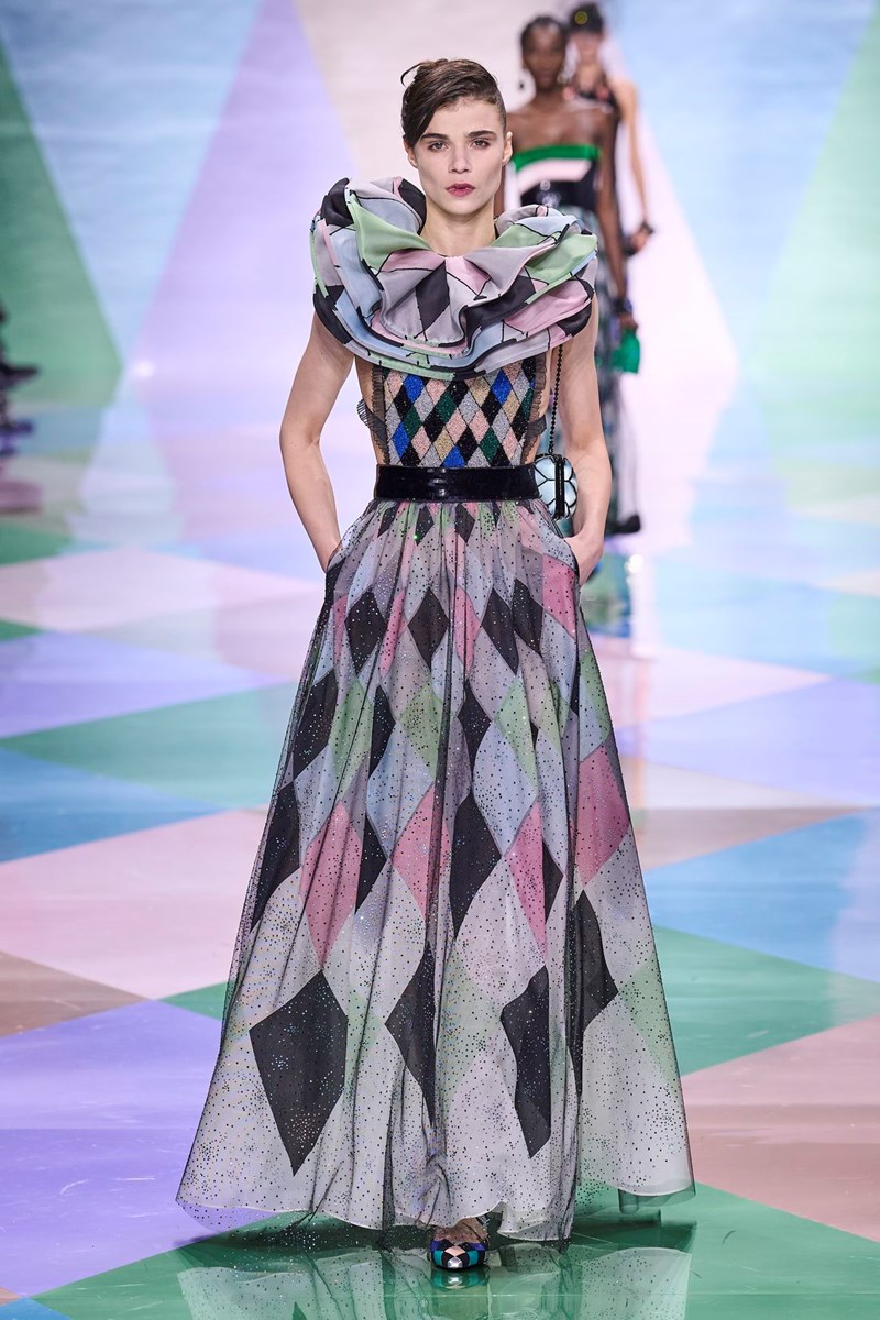 armani_prive_clowncore_outfit_ss23