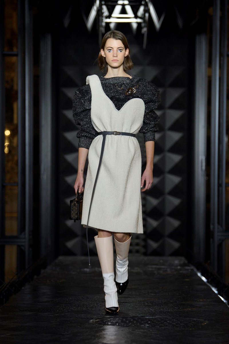 montelo_sto_catwalk_tis_louis_vuitton_gia_ti_syllogi_FW23