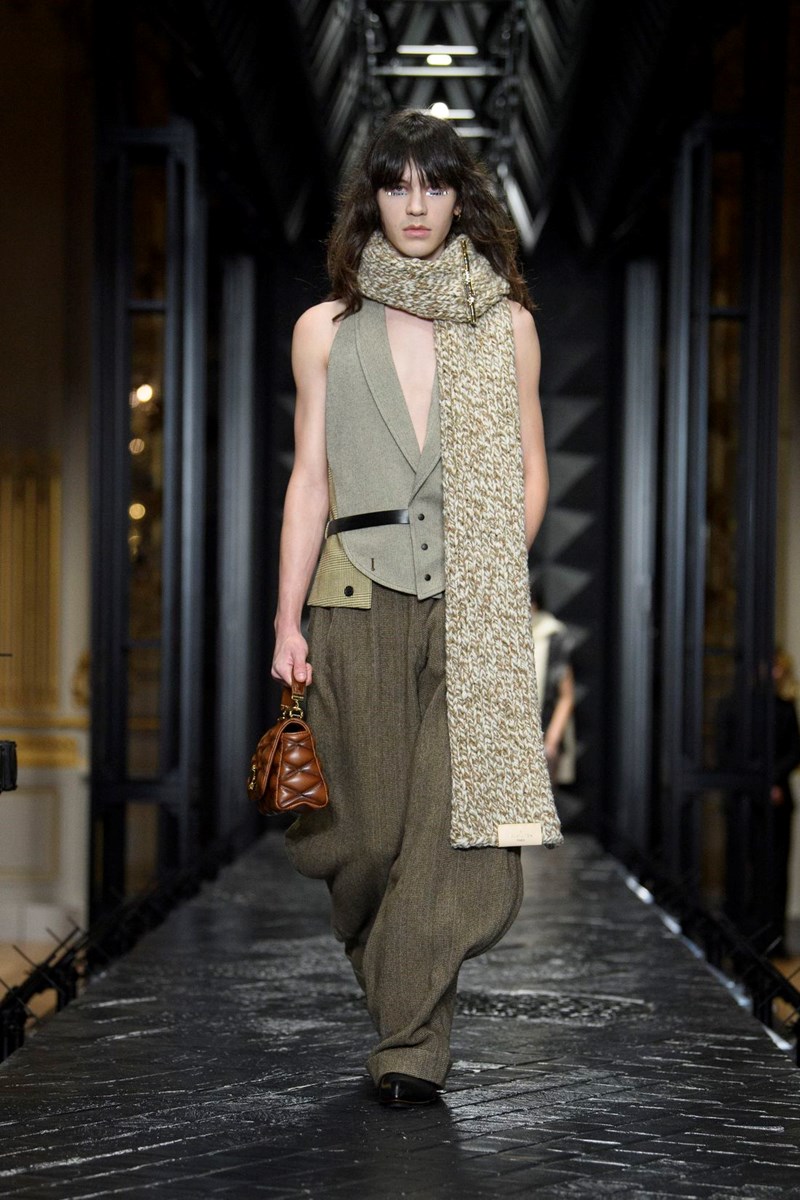 montelo_sto_catwalk_tis_louis_vuitton_gia_ti_syllogi_FW23