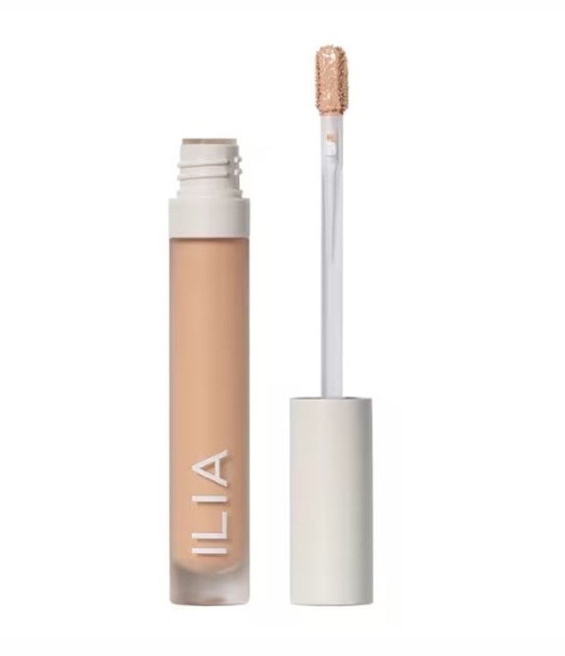 Βρήκαμε το super ενυδατικό concealer που υπάρχει πάντα στην τσάντα της Pamela Anderson - εικόνα 1