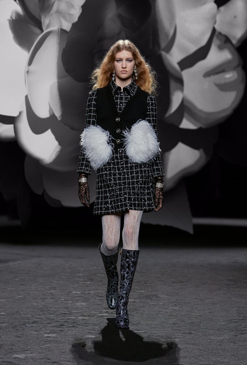 montelo_sto_catwalk_tis_chanel_gia_ti_syllogi_fw23_ready_to_wear