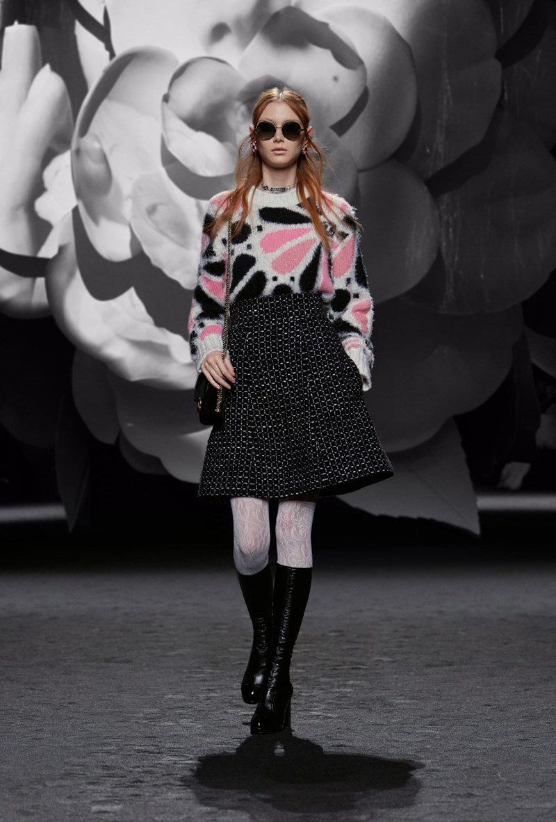 montelo_sto_catwalk_tis_chanel_gia_ti_syllogi_fw23_ready_to_wear