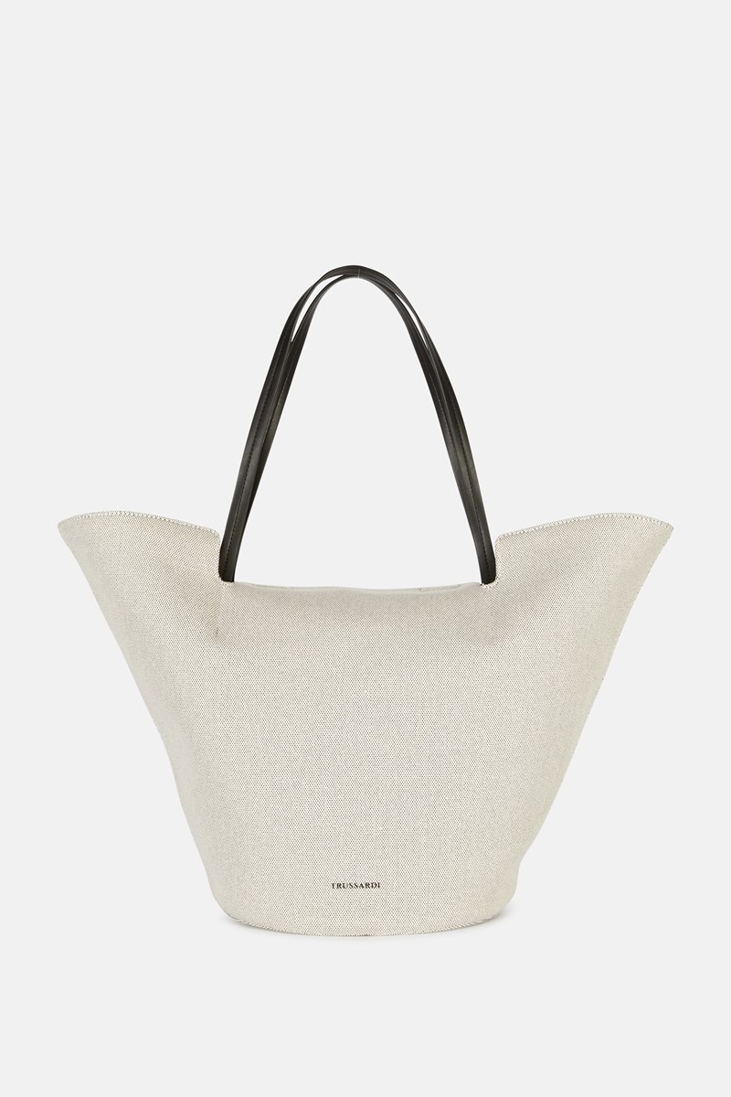Η γυναικεία συλλογή της Trussardi για τη σεζόν SS23 επαναπροσδιορίζει τη θηλυκότητα - εικόνα 8