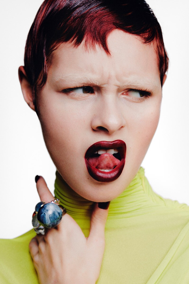 Colorama:  4 beauty looks με τα πιο δυνατά χρώματα της μόδας - εικόνα 1