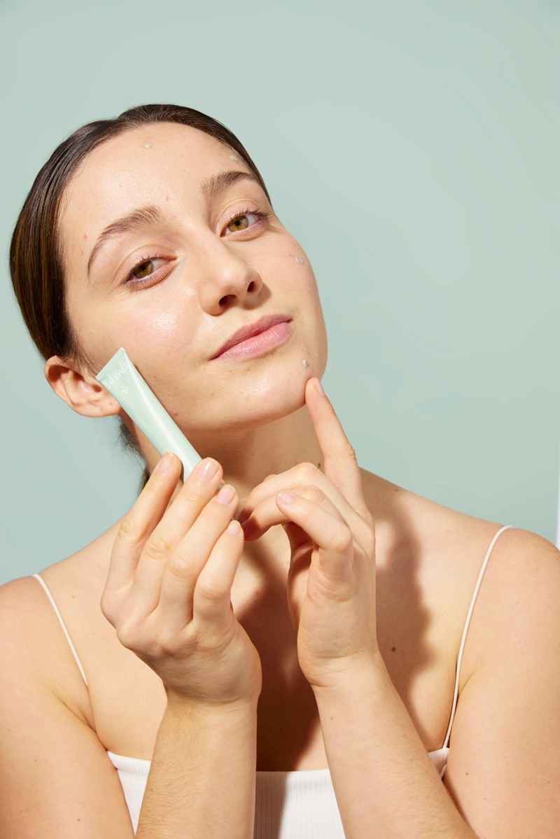 Acne Skin: Βρήκαμε το προϊόν που κάνει την ακμή λιγότερο ορατή σε μόλις 1 ώρα - εικόνα 2