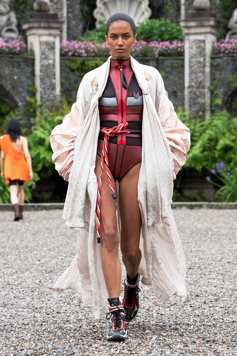 Louis Vuitton Women's Cruise 2024: Εκεί που βρίσκονται τα ατίθασα πλάσματα - εικόνα 12