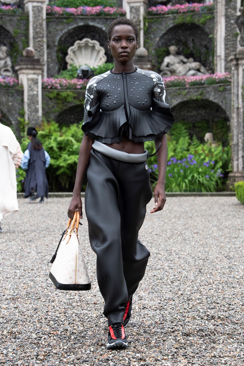 Louis Vuitton Women's Cruise 2024: Εκεί που βρίσκονται τα ατίθασα πλάσματα - εικόνα 11