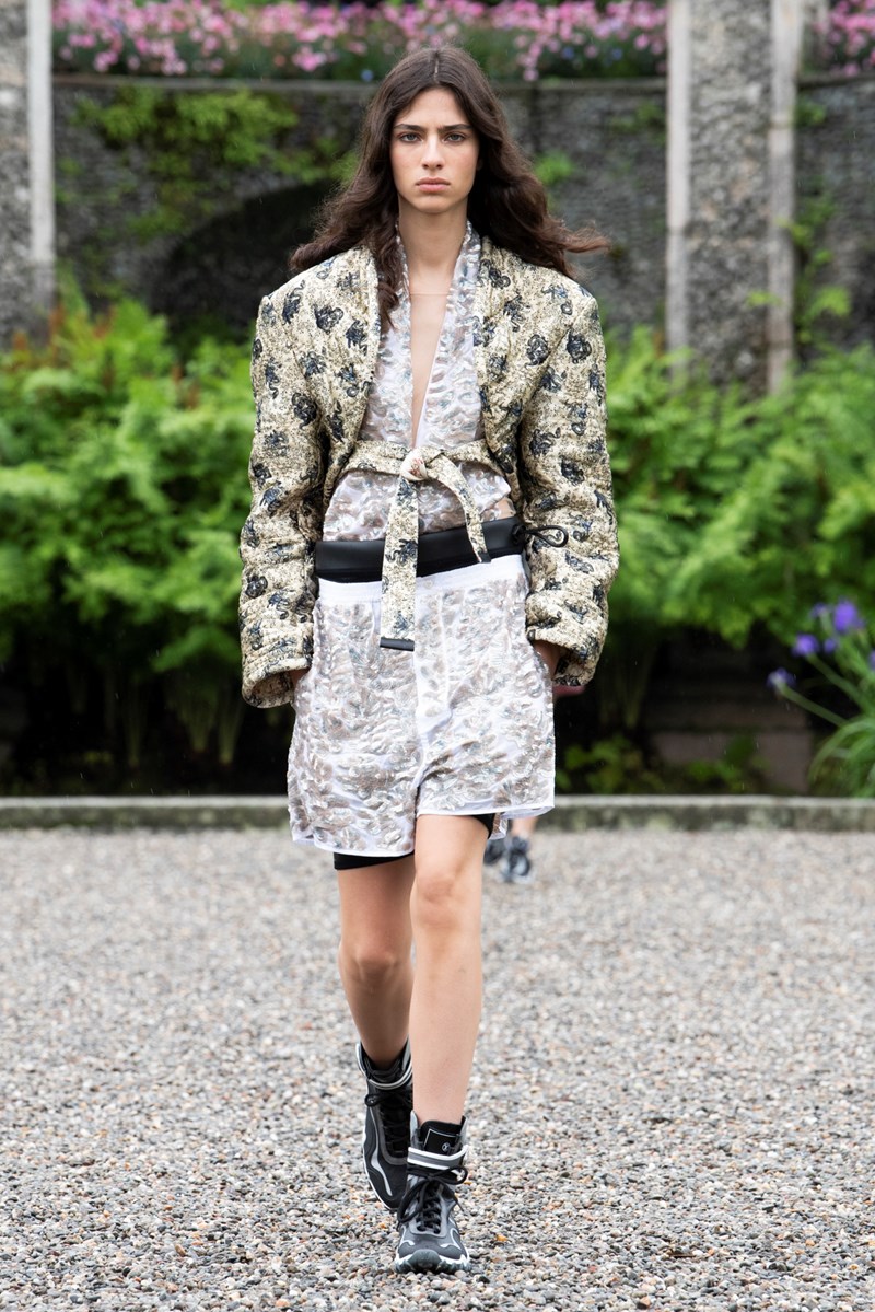 Louis Vuitton Women's Cruise 2024: Εκεί που βρίσκονται τα ατίθασα πλάσματα - εικόνα 17