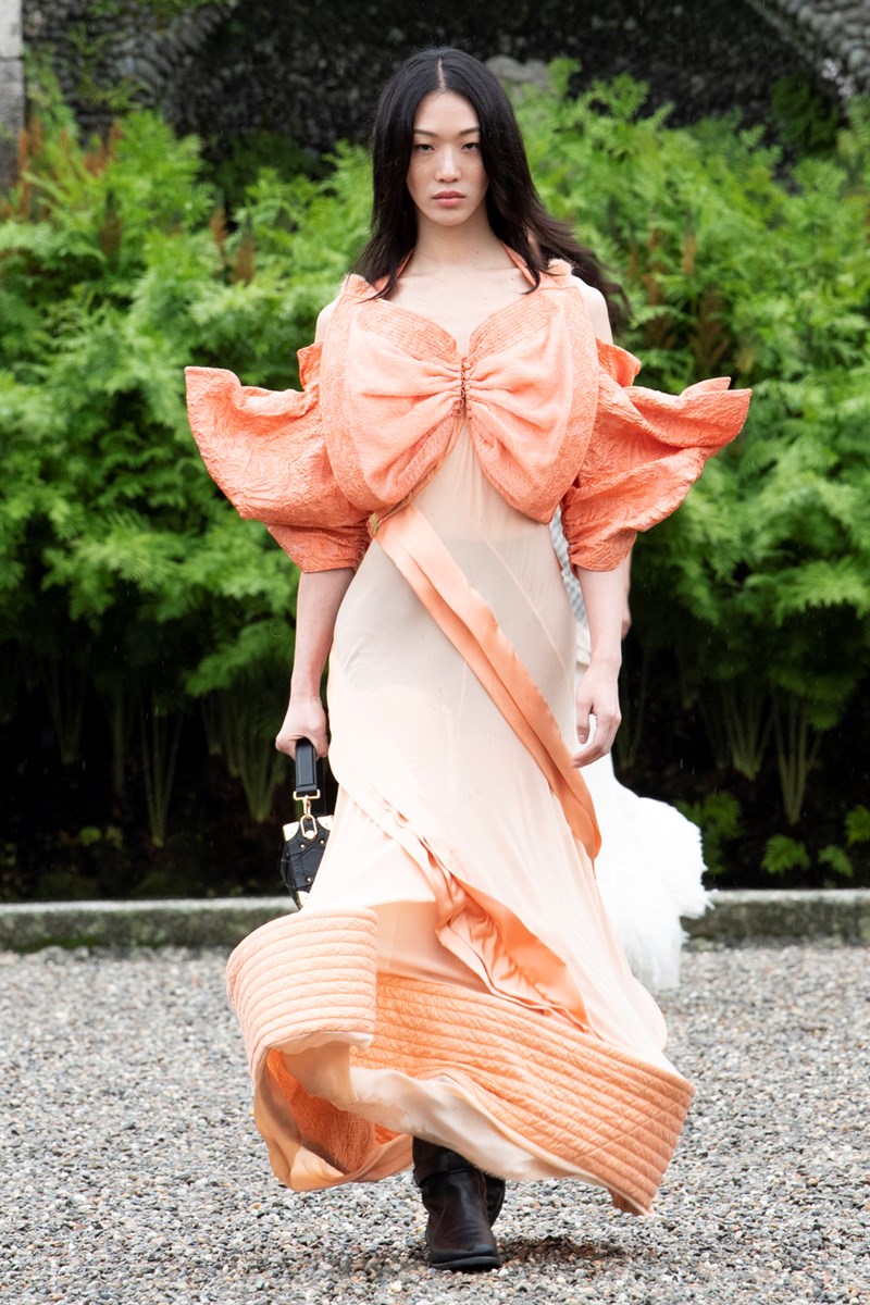 Louis Vuitton Women's Cruise 2024: Εκεί που βρίσκονται τα ατίθασα πλάσματα - εικόνα 22