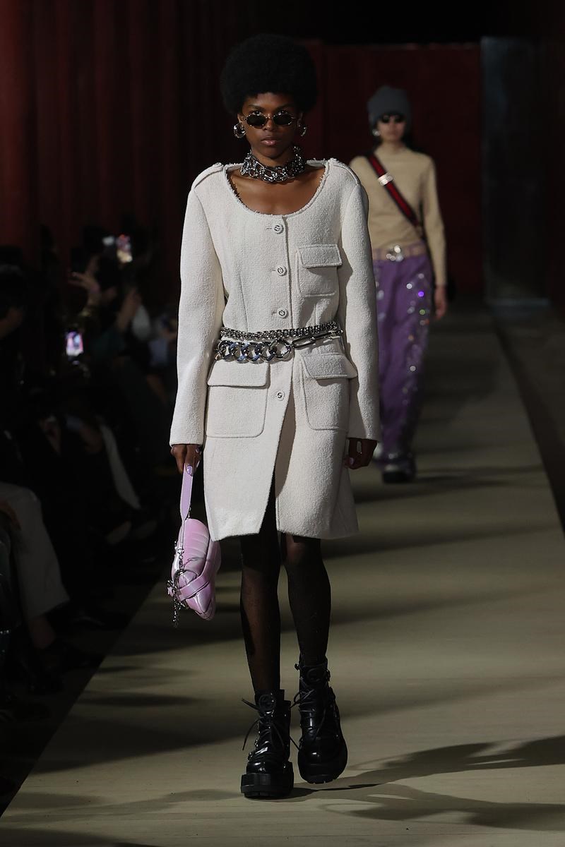 Gucci is alive! Η Cruise Collection 2024 ήταν ακριβώς αυτό που θέλαμε να δούμε από τον οίκο μέχρι την άφιξη του Sabato De Sarno - εικόνα 18