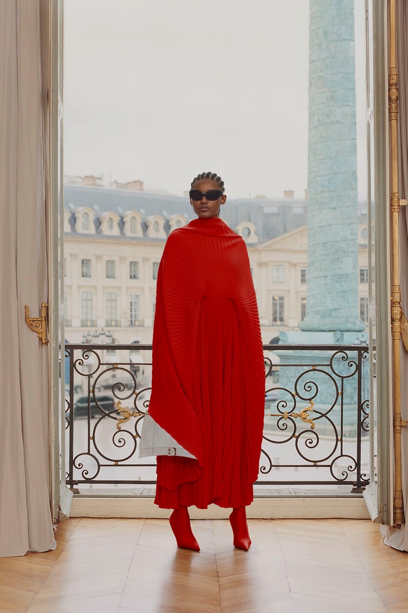 Balenciaga Spring 2024: «Το έχει» ακόμα ο Demna; - εικόνα 8