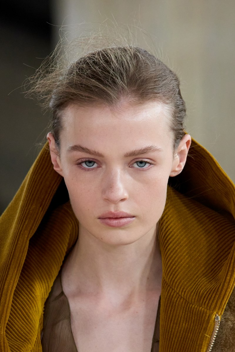 “Bedhead hair”: H τάση στα χτενίσματα που γίνεται όλο και πιο δημοφιλής - εικόνα 1