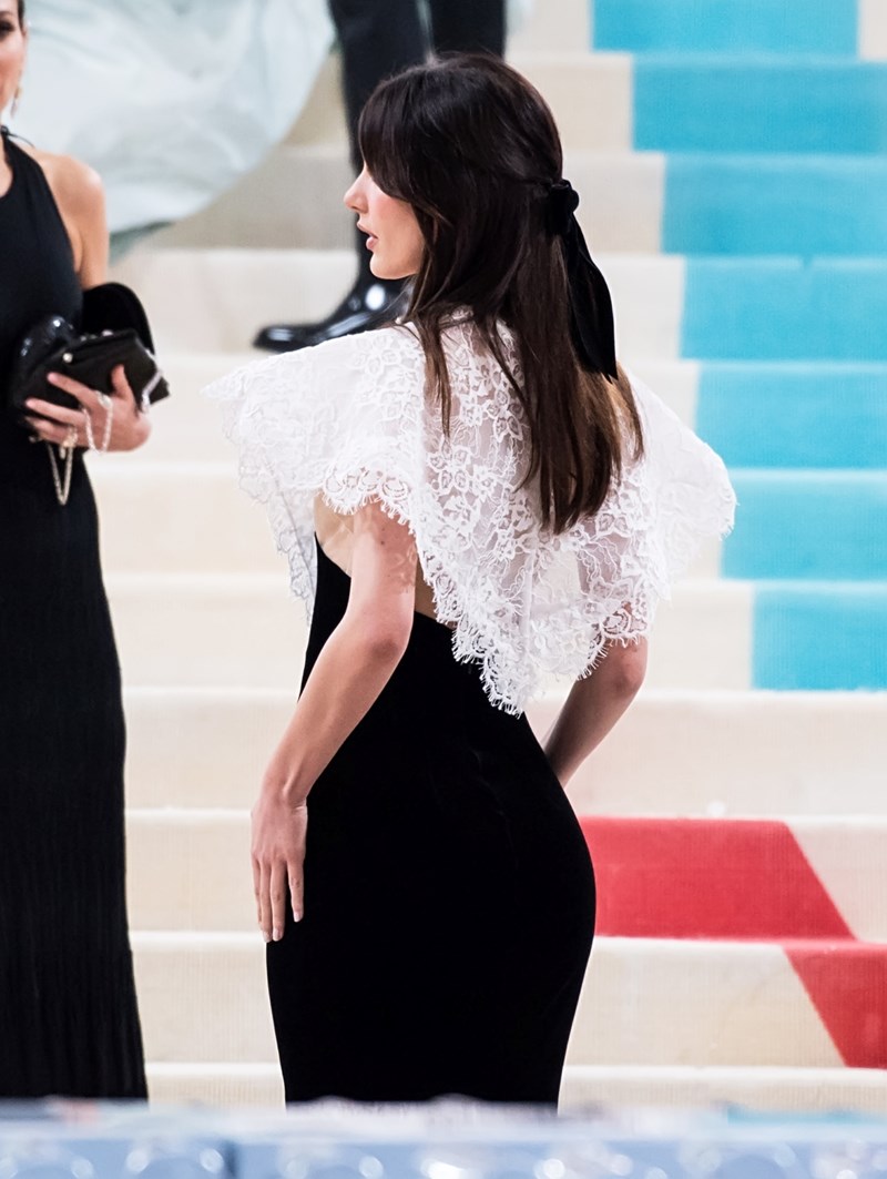 Camilla_Morrone_mallia_xtenisma