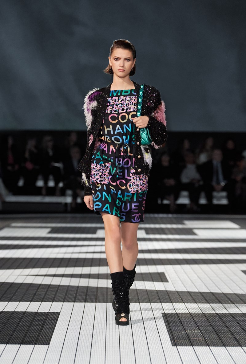 Τα looks της συλλογής Chanel Cruise 2023/ 24 που ξεχωρίσαμε - εικόνα 8