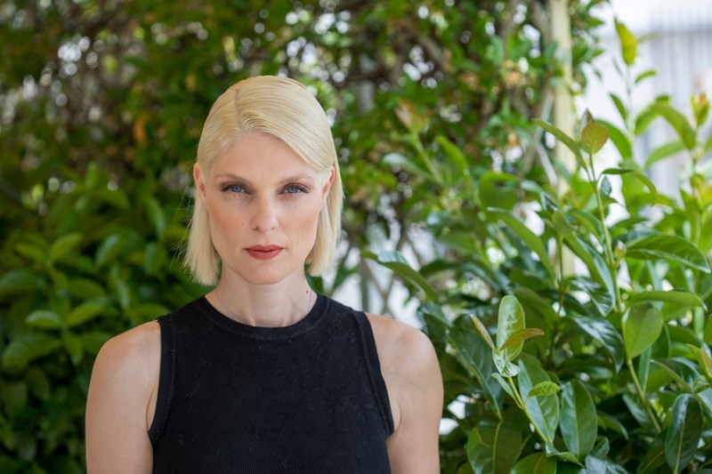 Πώς 4 "it girls" εκφράζονται μέσα από το μακιγιάζ και φέρνουν τα "Sur Mesure" looks στα μέτρα τους - εικόνα 9