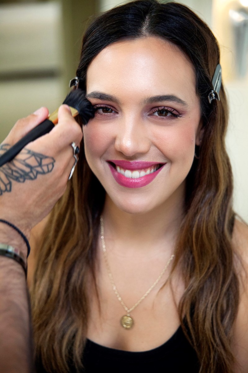 Δείτε step by step πώς τέσσερα διαφορετικά it girls δημιουργούν η κάθε μία το δικό της Sur Mesure μακιγιάζ - εικόνα 14