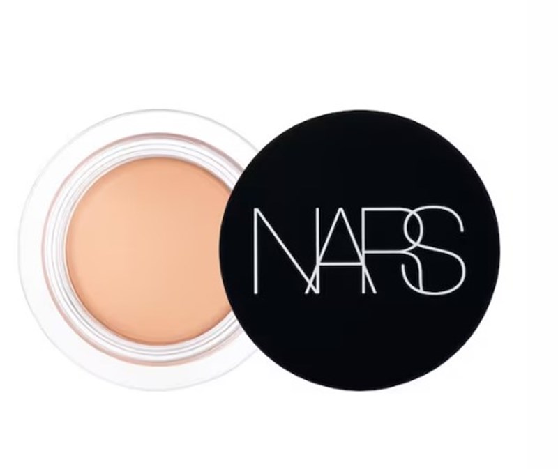 5 concealers που δεν «εγκλωβίζονται» στις λεπτές γραμμές και χαρίζουν κάλυψη - εικόνα 1
