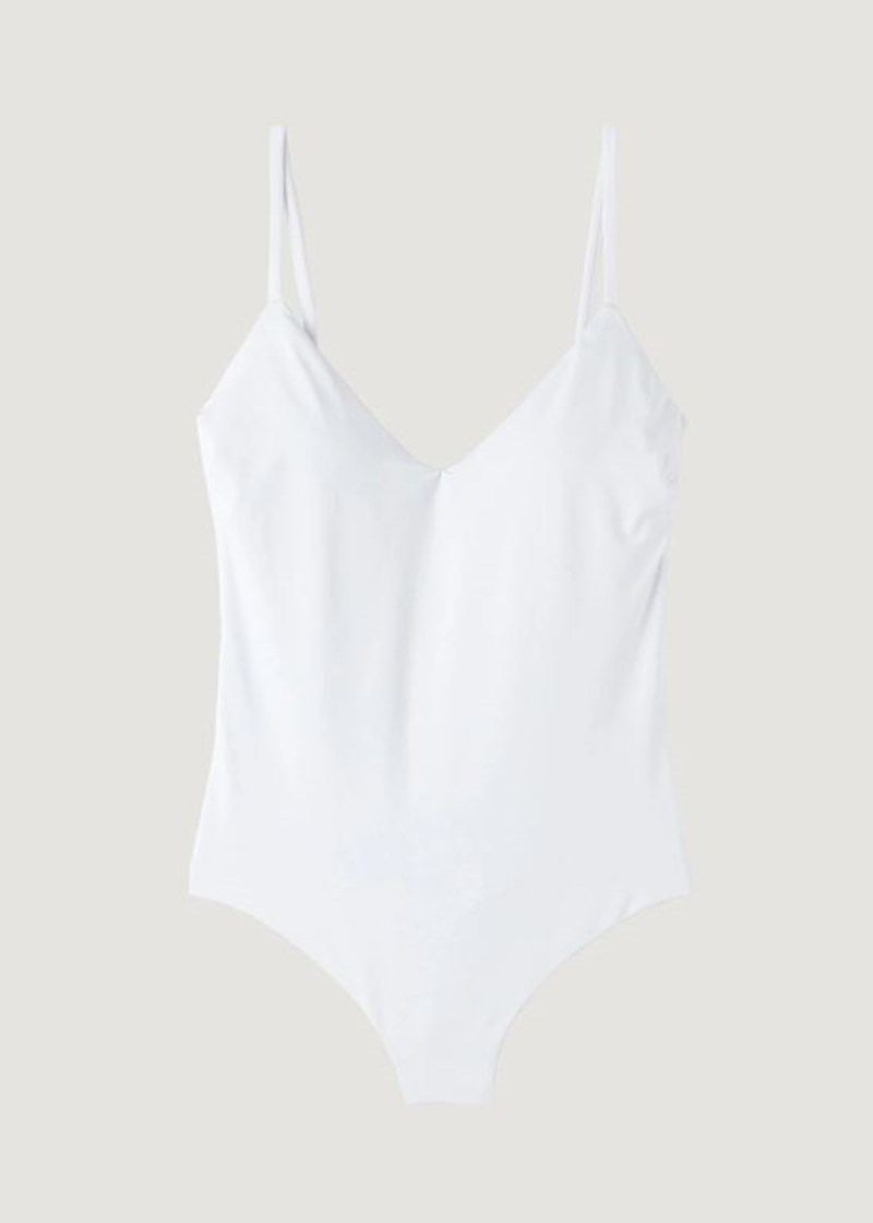 Black & White: Βρήκαμε τα πιο κομψά μαγιό και beachwear αξεσουάρ σε ασπρόμαυρες αποχρώσεις - εικόνα 6