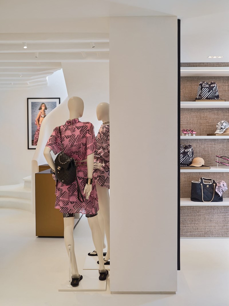 chanel_mpoutik_mannequins_me_rouxa_kai_tsantes