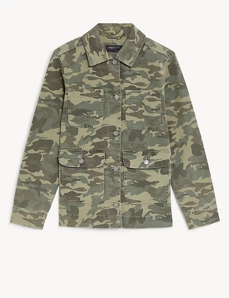 Military style: Τα fashion approved κομμάτια που πρέπει να εντάξεις στα καθημερινά λουκ σου - εικόνα 1