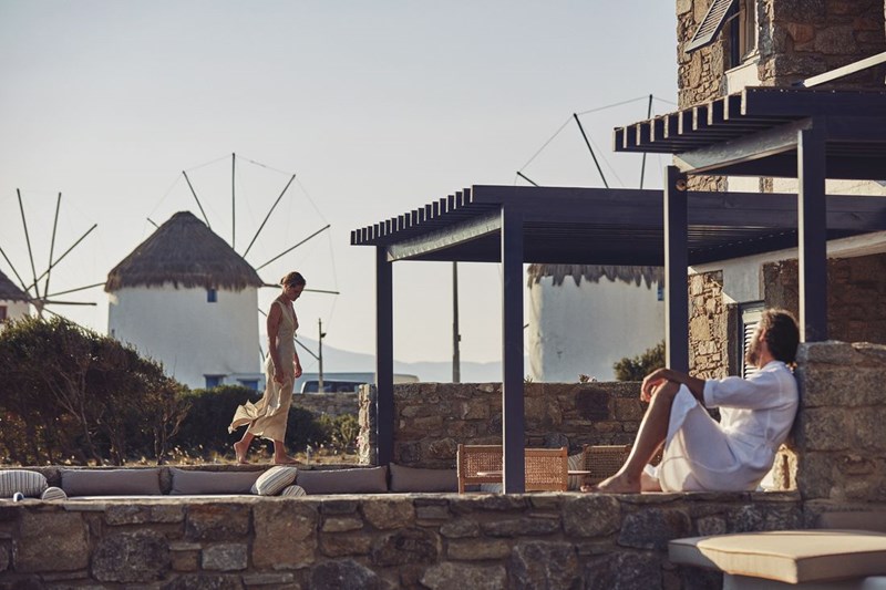 apanemi_mykonos_theoxenia_elle_gr