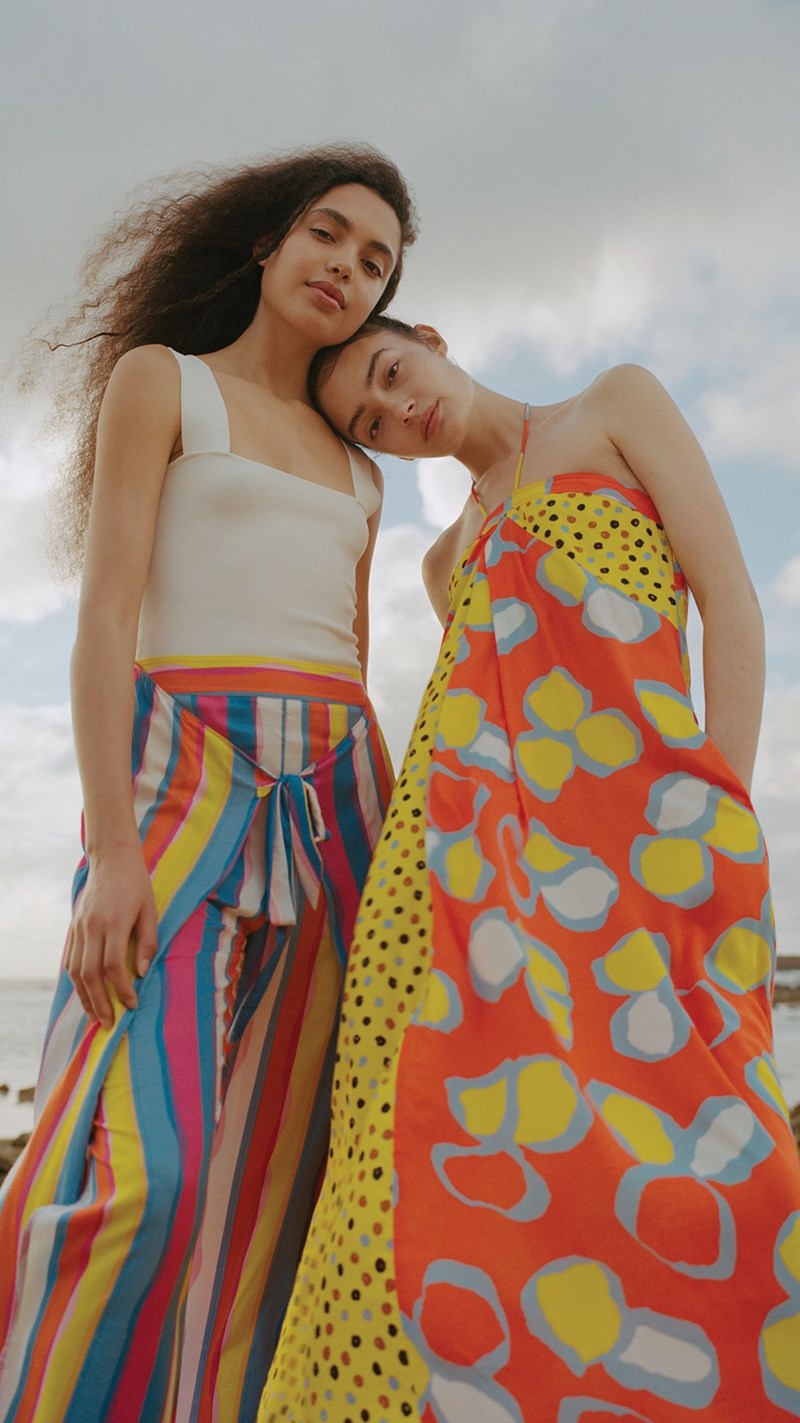 DVF Summer Collection: Η νέα συλλογή του οίκου είναι μία ωδή στο ελληνικό καλοκαίρι - εικόνα 1
