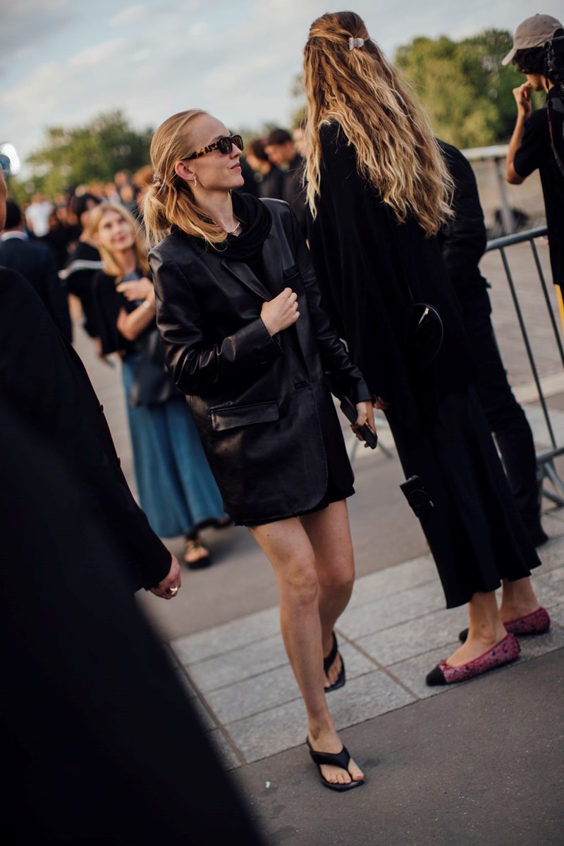 Είσαι shoe lover; Αυτά είναι τα παπούτσια που φόρεσαν οι fashion insiders στην Couture Εβδομάδα Μόδας στο Παρίσι - εικόνα 6