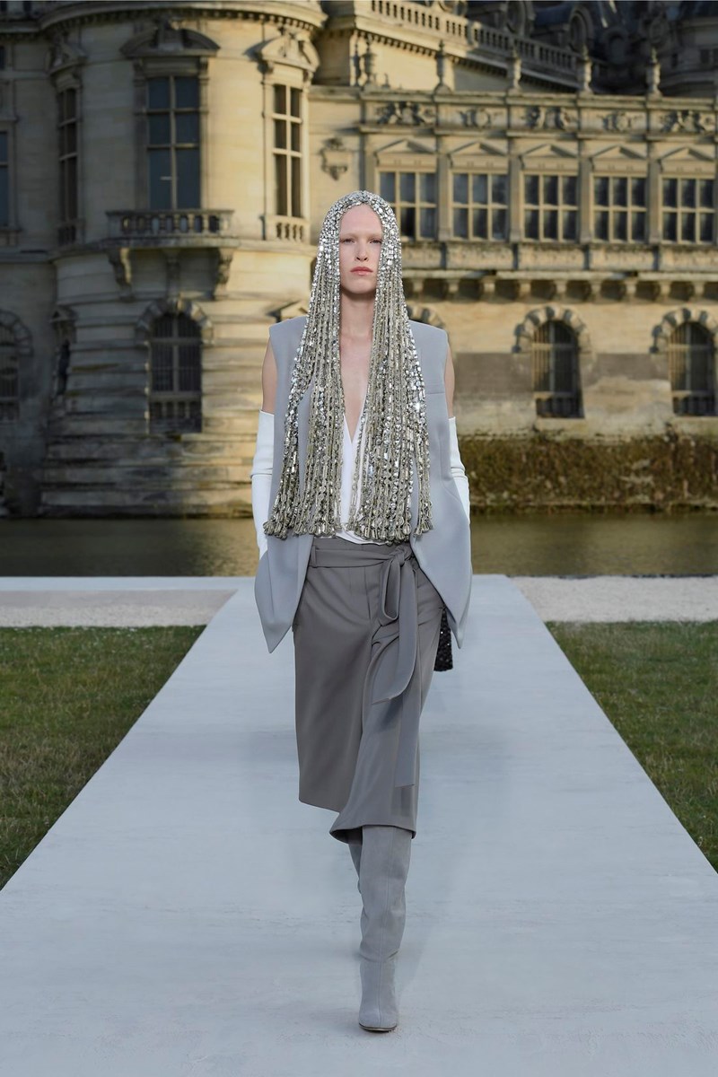 Valentino Haute Couture Fall/Winter 2023 -2024: Η απλότητα μέσα από την πολυπλοκότητα του μυαλού του Pierpaolo Piccioli - εικόνα 5