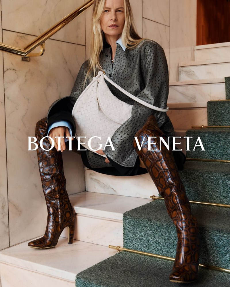 Bottega Veneta FW23: Η νέα καμπάνια του luxury brand παρουσιάζει το στιλ των busy και stylish Ιταλίδων - εικόνα 3