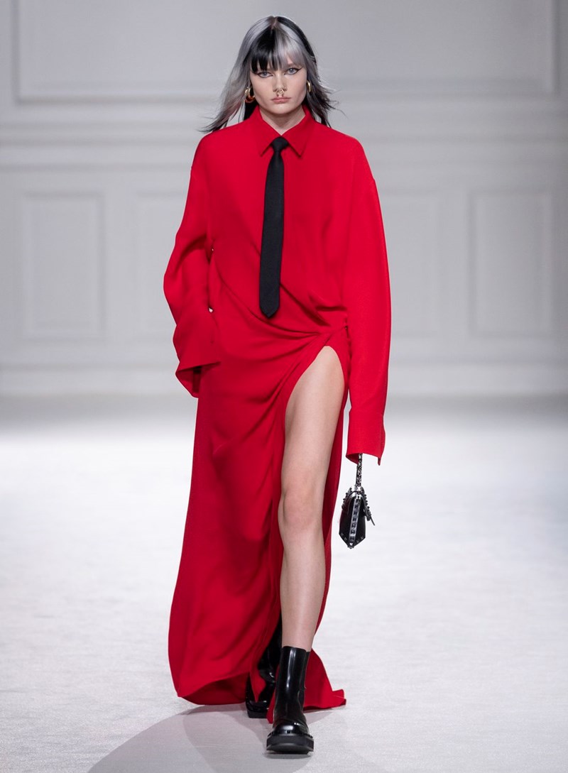 Η Dua Lipa φόρεσε το ιδανικό φόρεμα για την περίοδο που διανύουμε - εικόνα 1