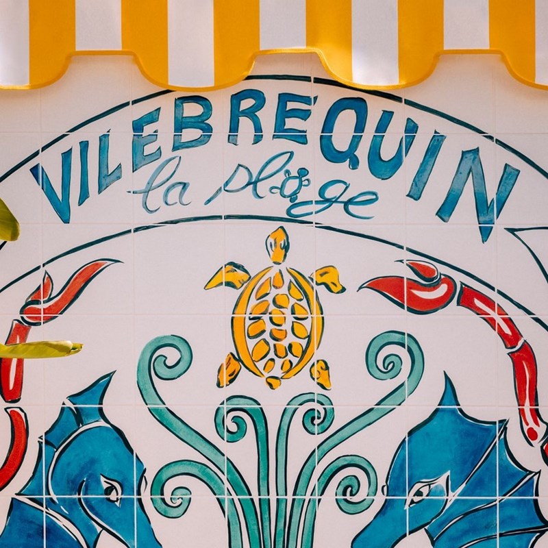 Το πολύχρωμο beach club του οίκου Vilebrequin είναι ένα καλοκαιρινό όνειρο στη Γαλλική Ριβιέρα - εικόνα 1