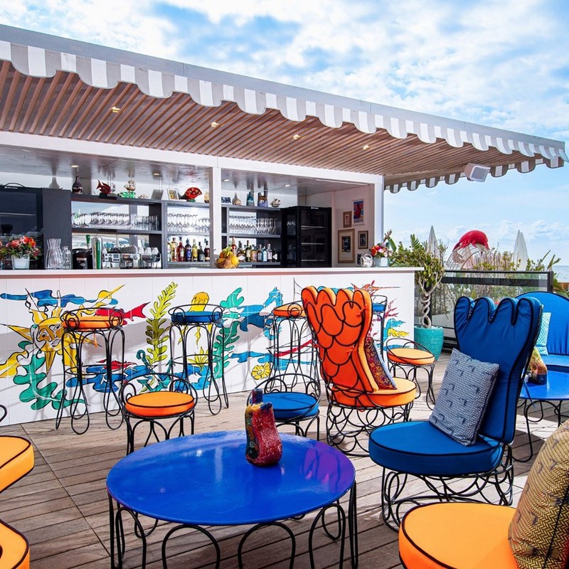 Το πολύχρωμο beach club του οίκου Vilebrequin είναι ένα καλοκαιρινό όνειρο στη Γαλλική Ριβιέρα - εικόνα 4