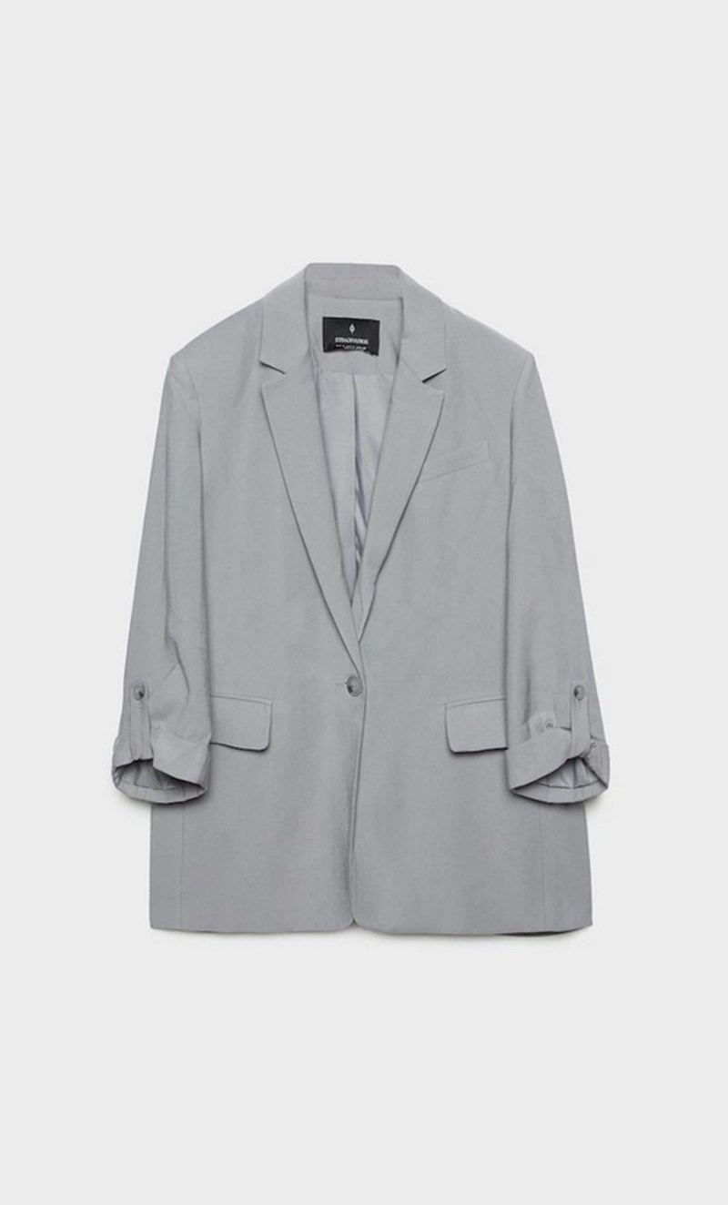 On a budget: Συγκεντρώσαμε 5 οικονομικά looks για την εβδομάδα - εικόνα 5