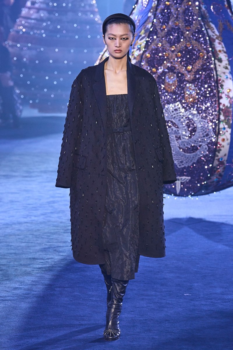 dior_palto_elle_gr