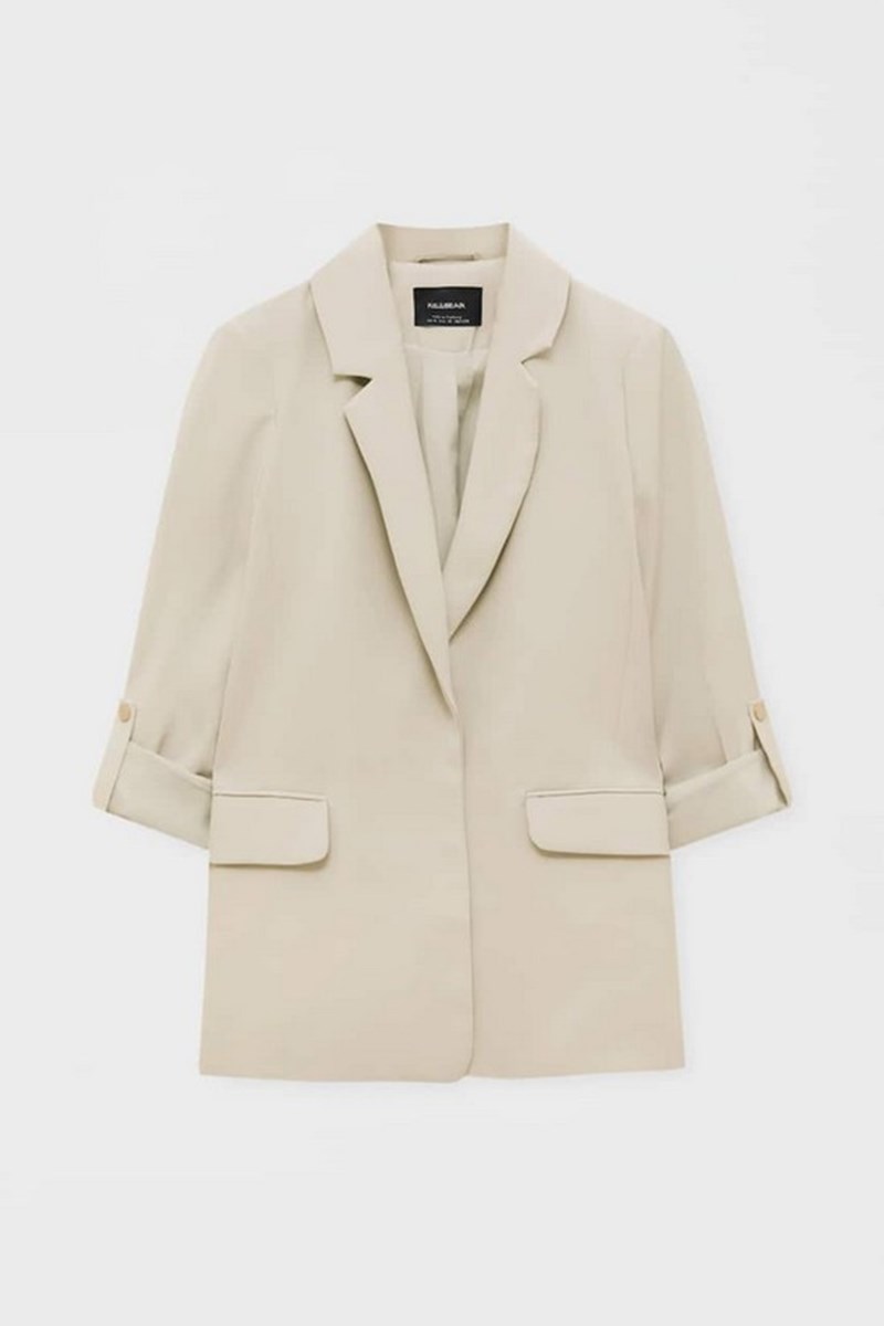 On a budget: Συγκεντρώσαμε 5 οικονομικά looks για την εβδομάδα - εικόνα 16