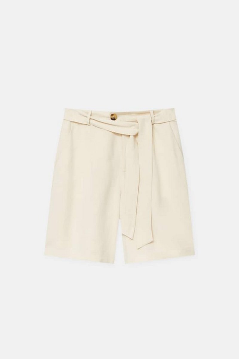 On a budget: Συγκεντρώσαμε 5 οικονομικά looks για την εβδομάδα - εικόνα 18