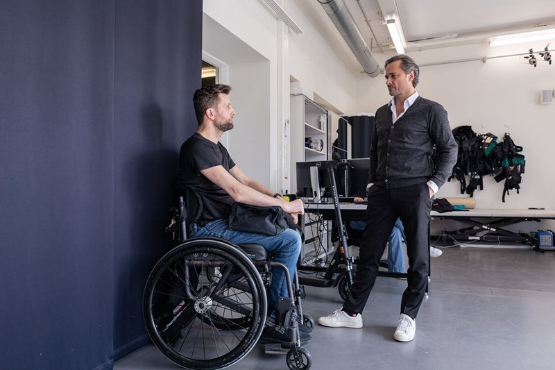 Ο Grégoire Courtine βοηθάει τα άτομα με παράλυση να περπατήσουν ξανά - εικόνα 1