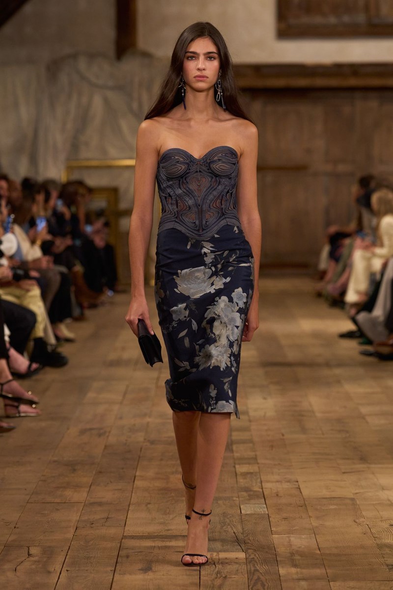 Ralph Lauren Spring 2024: Η αποθέωση του denim και η glam πλευρά της αυθεντικής αμερικανικής μόδας - εικόνα 16