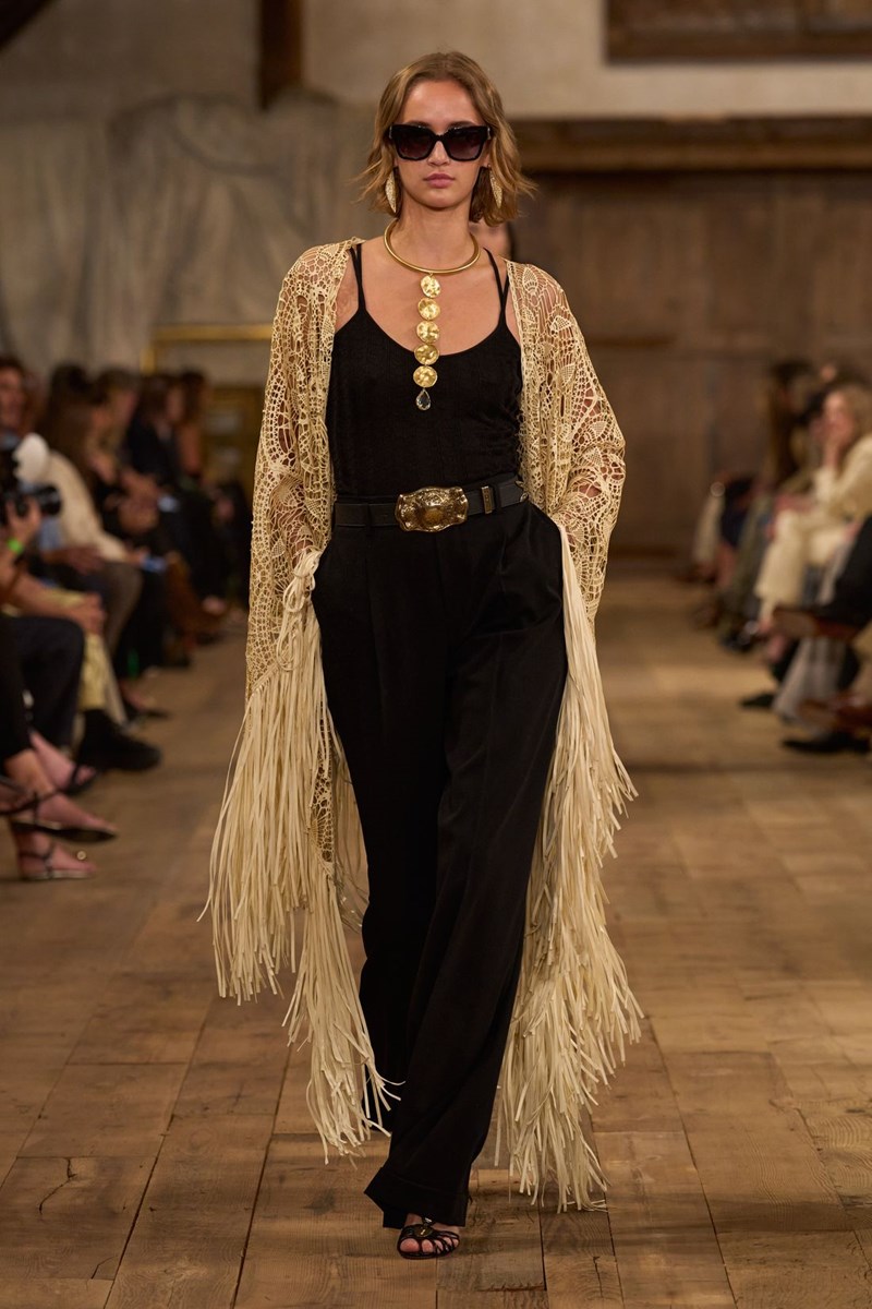 Ralph Lauren Spring 2024: Η αποθέωση του denim και η glam πλευρά της αυθεντικής αμερικανικής μόδας - εικόνα 23