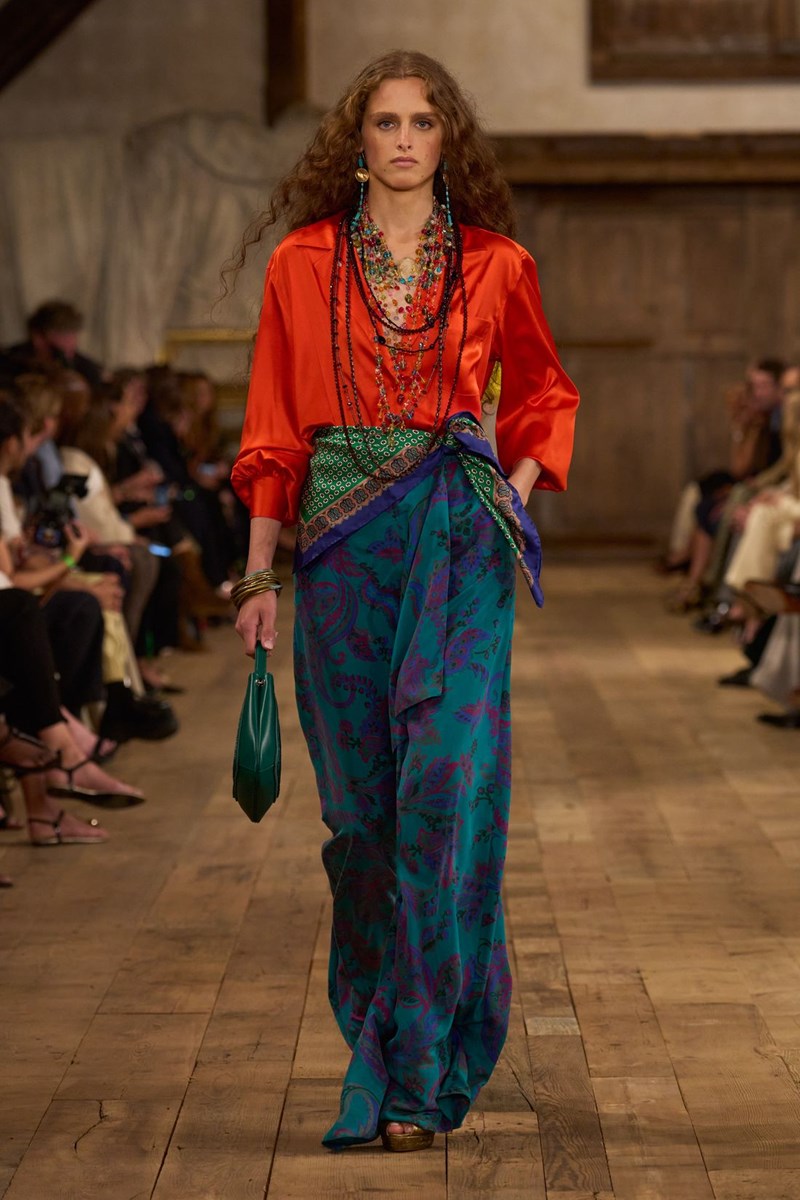 Ralph Lauren Spring 2024: Η αποθέωση του denim και η glam πλευρά της αυθεντικής αμερικανικής μόδας - εικόνα 29
